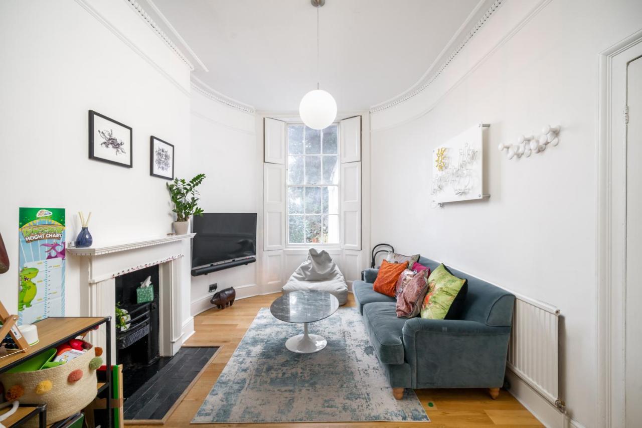 Sleek Flat With Communal Courtyard Londen Buitenkant foto