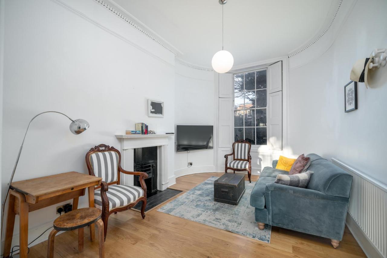 Sleek Flat With Communal Courtyard Londen Buitenkant foto